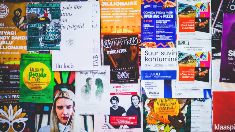 cartazes publicitários